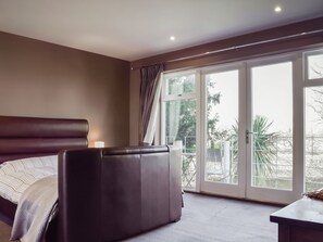 4 bedrooms, free WiFi, bed sheets - 4 bedroom accommodation in Hoby (Hoby)