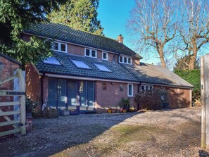 Exterior - 4 bedroom accommodation in Hoby (Hoby)