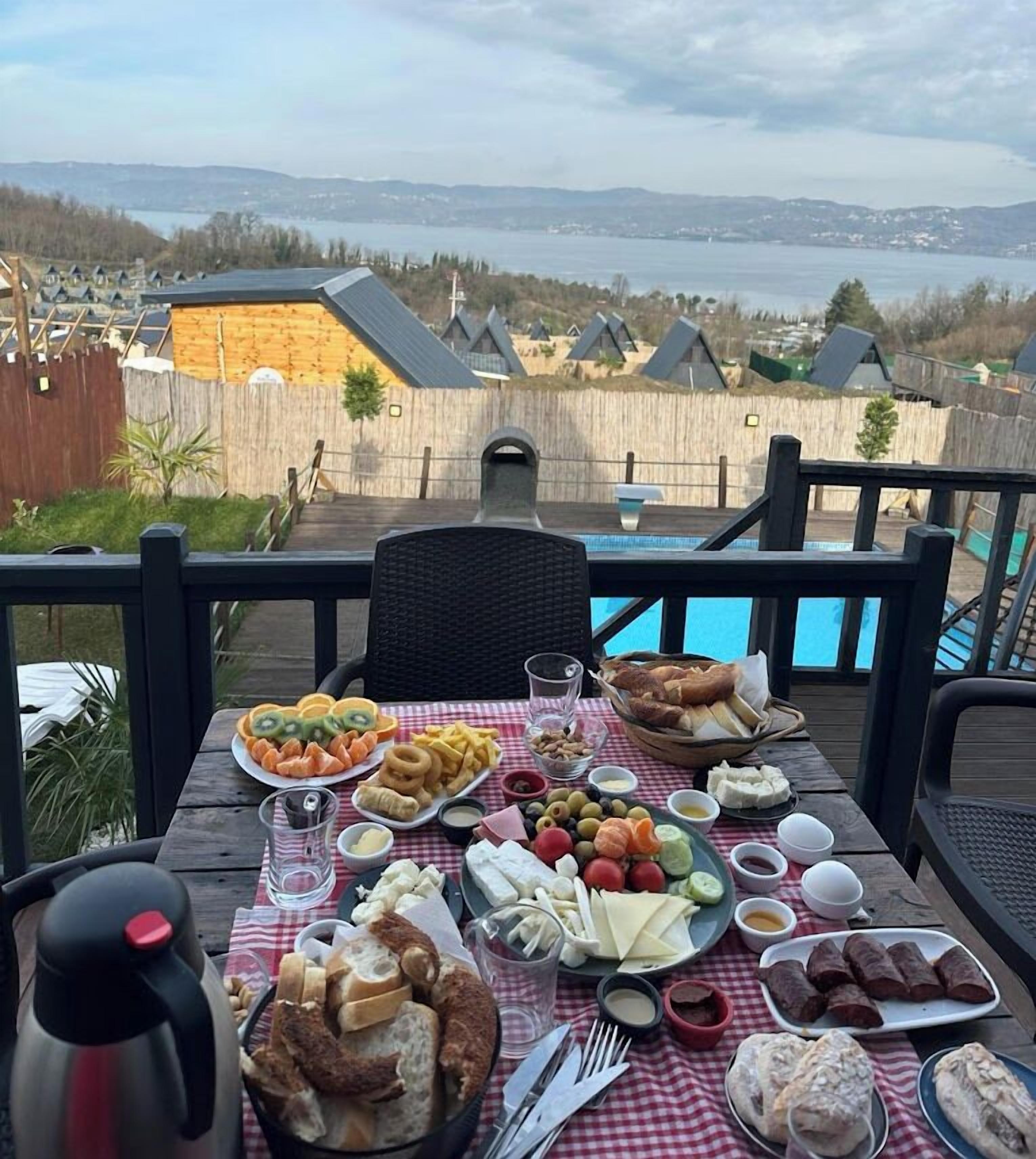 Daily full breakfast for a fee
