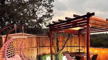 Deluxe Bungalow, Lake View | Terrace/patio