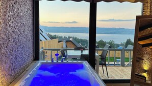 Bungalow – superior, utsikt mot innsjø | Boblebad
