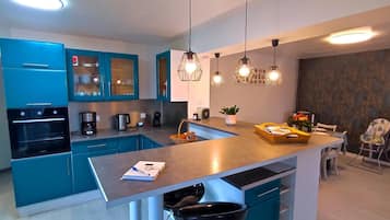 Réfrigérateur, micro-ondes