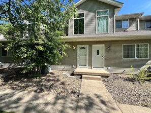 تفاصيل الفندق من الخارج