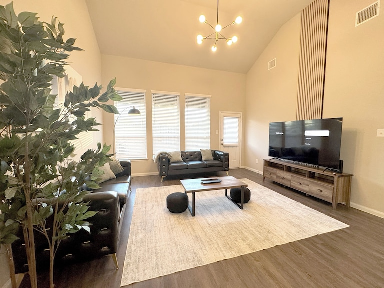 Modern 4br House · 4 King Beds · Game Room · Community Pool · Pets Welcome! - 漢布爾