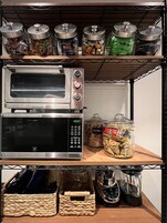 Ψυγείο, φούρνος μικροκυμάτων, πλυντήριο πιάτων