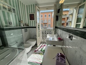 House | Bathroom - Charming Tuscan Home With Pool Near Lucca (Lucca)