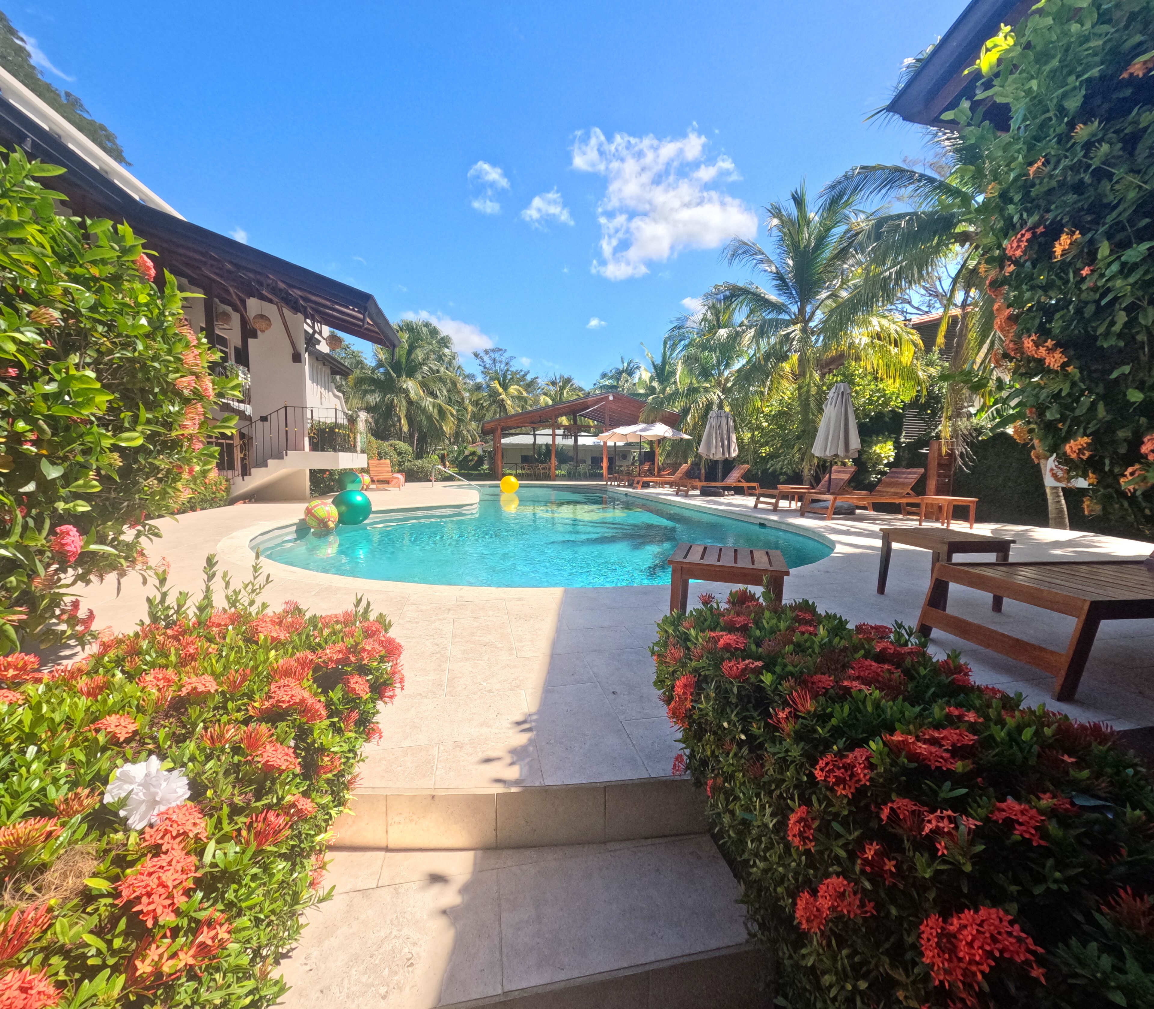 2 outdoor pools