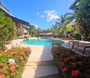 2 outdoor pools - Parti Gras Hotel & Villas en Potrero (Tempate)