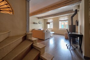 CASA ROYAL - Cité 500m, free public car park 200m, WIFI, Cité view terrace | Living area