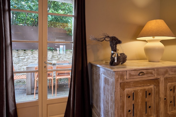 CASA ROYAL - Cité 500m, free public car park 200m, WIFI, Cité view terrace | Terrasse/Patio
