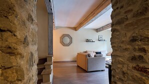 CASA ROYAL - Cité 500m, free public car park 200m, WIFI, Cité view terrace | Area keluarga