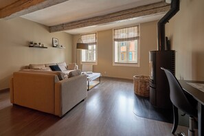 CASA ROYAL - Cité 500m, free public car park 200m, WIFI, Cité view terrace | Living area