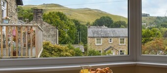 2 bedroom accommodation in Settle