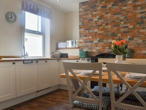 Dining - 2 bedroom accommodation in Settle (Settle)