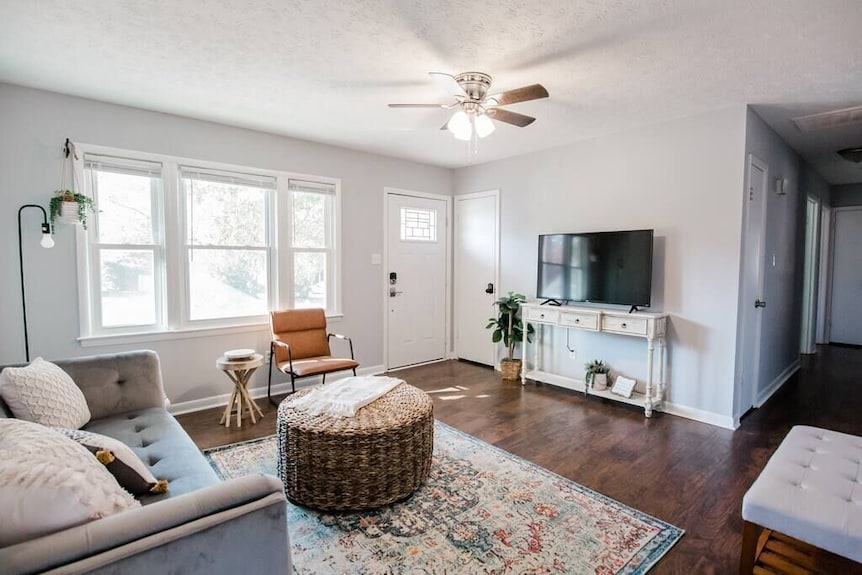 Hot Tub, Fenced In Yard, Pet Friendly, Game Room - Fayetteville, NC