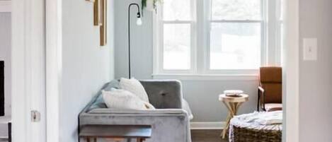 Smart-TV, Videospiele, Tischtennisplatte