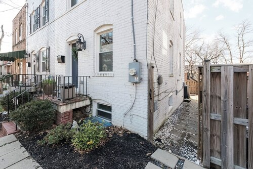 Cozy DC Retreat - Private Suite Near Metro