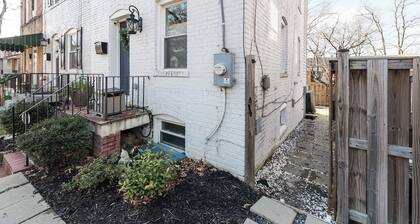 Cozy DC Retreat - Private Suite Near Metro