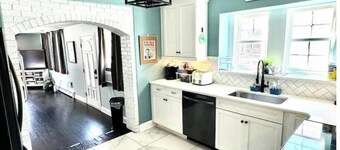 Roomy 6 bedroom home in the heart of Solomons, MD
