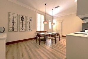 Dining - Le Logge-la Capitana (Siena)