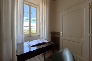 Interior - Le Logge-la Capitana (Siena)