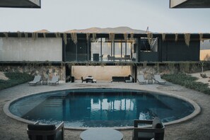 Εξωτερική πισίνα