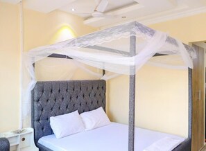 1 habitación, tabla de planchar con plancha, wifi y ropa de cama