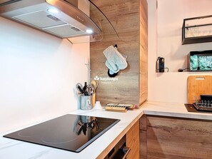 Refrigerador, microondas, horno, lavavajillas