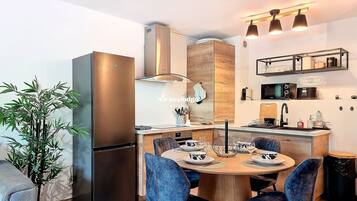 Fridge, microwave, oven, dishwasher