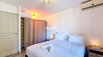 1 Schlafzimmer, BĂŒgeleisen/BĂŒgelbrett, kostenloses WLAN, BettwĂ€sche