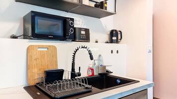 Frigorifero, microonde, forno, lavastoviglie