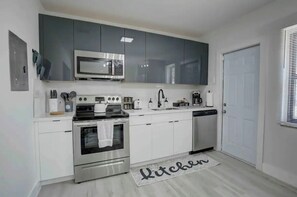 Microondas, placa de cocina