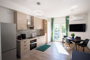 Private kitchen - Garbatella Bridge Apartment  (Roma)