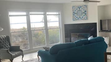 Smart TV, fireplace, books