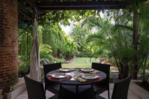Outdoor dining - Best Location & Comfort in the Walled City (Cartagena de Indias)