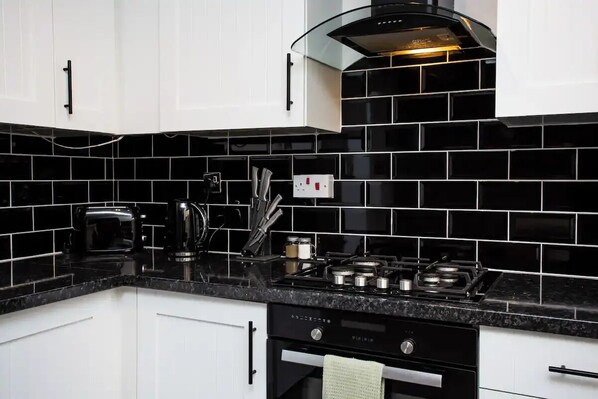 House, 2 Bedrooms | Private kitchen | Fridge, coffee/tea maker - Roberts House Blyth (Blyth)