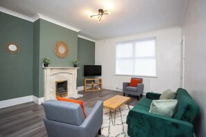 House, 2 Bedrooms | Living area