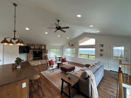 Mountain Getaway Home in the Heart of Bear Valley