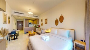 1 bedroom, iron/ironing board, WiFi, bed sheets - Avanos Residence - Captivating Studio in JVC (Jumeirah Village Circle)