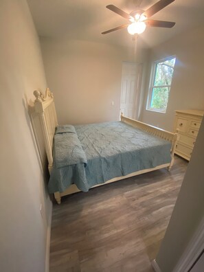 2 bedrooms, iron/ironing board, WiFi, bed sheets