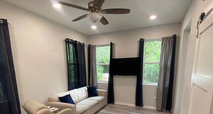 3/4 of mile to beach, 2-bedroom cottage, in the Hammock, Palm Coast