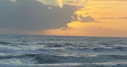 3/4 of mile to beach, 2-bedroom cottage, in the Hammock, Palm Coast