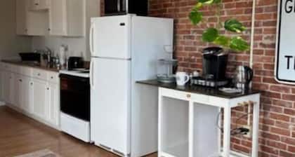 Cozy 1-bedroom apartment with AC and WiFi in enjoyable Geneva