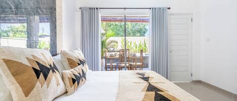 2 عدّة غرف نوم ومكواة/لوح كي وواي فاي وملاءات أسرّة