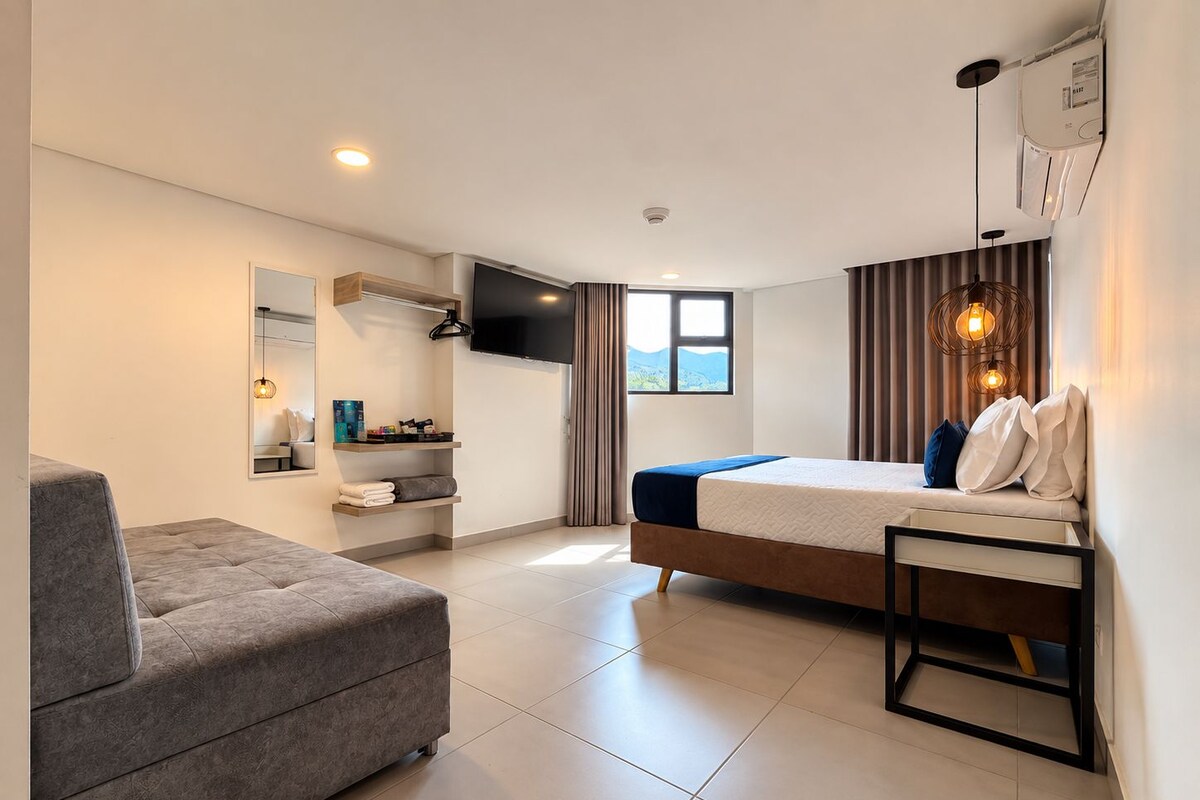 Deluxe Double Room | In-room safe, laptop workspace, blackout drapes, WiFi (free)