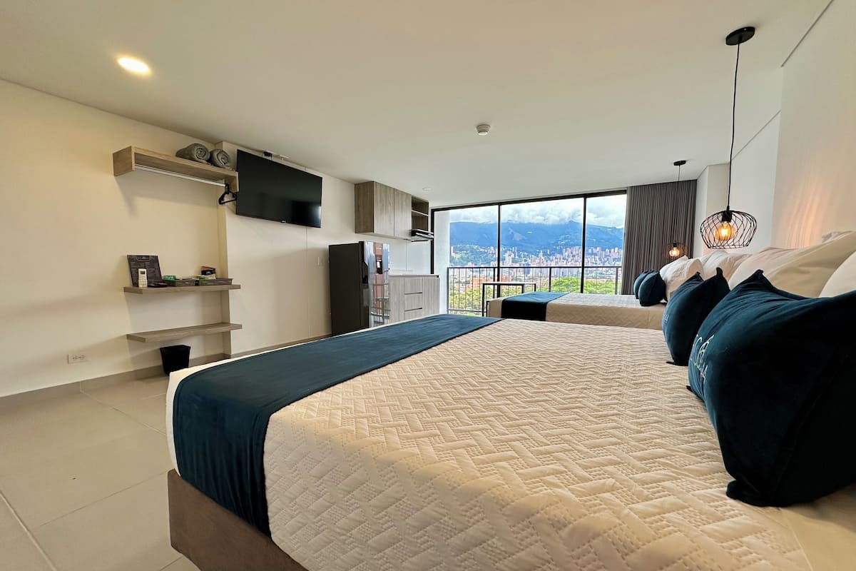 Classic Studio, Park View | 1 bedroom, in-room safe, laptop workspace, blackout curtains