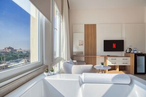 Junior Studio Suite, Hot Tub, Mountain View | In-room safe, desk, soundproofing, free WiFi - Mazar Pyramids Hotel (Giza)