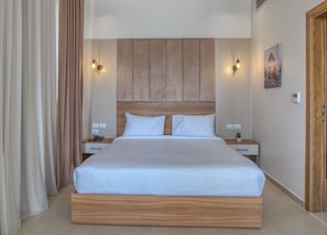 In-room safe, desk, soundproofing, free WiFi