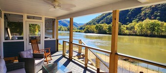 Delightful 3-bedroom Home on the New River