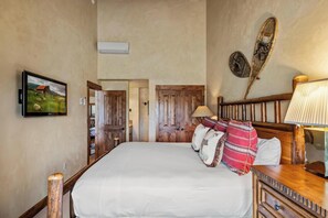 4 habitaciones, tabla de planchar con plancha, wifi y ropa de cama 